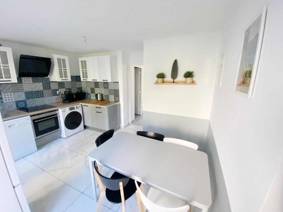 22 Chic & Cosy Grand Appart 92M2 Parking Gratuit Hypercentre Netflix Saint-Etienne  Exteriör bild